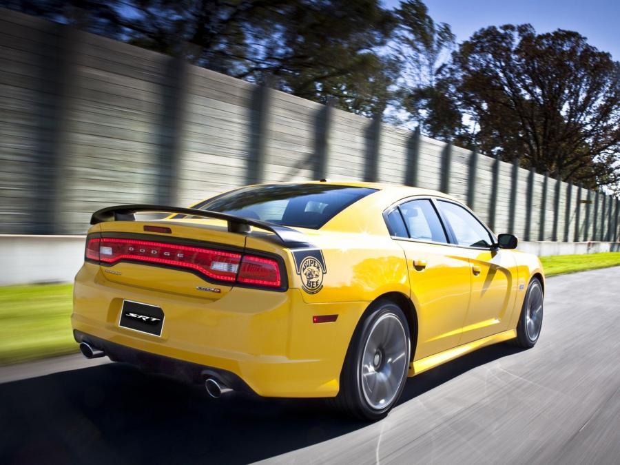  Dodge Charger SRT8 Super Bee 2012 года  (фото 27 из 39)